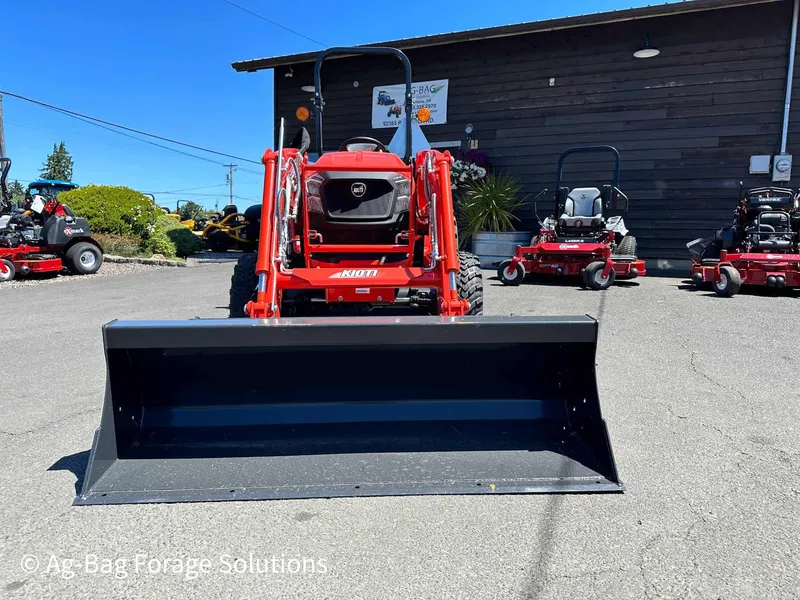 KIOTI CK2620 HST detail view 2