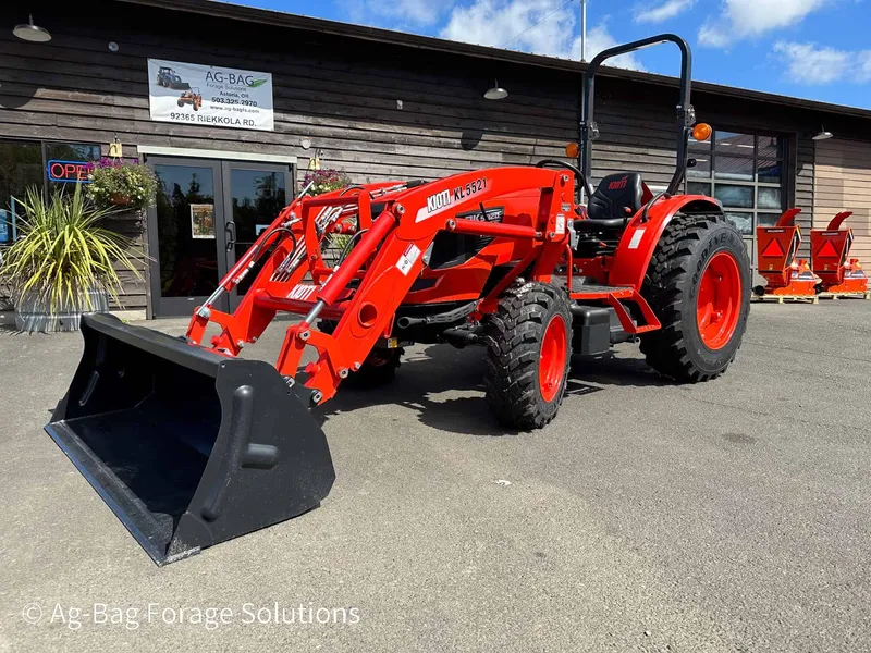 KIOTI DK4220SE HST detail view 4