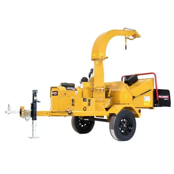 Wallenstein towable wood chipper with hydraulic feed